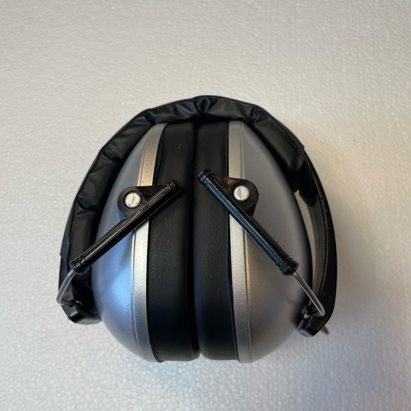 Silver Kids Ear Protection - Picture 4 of 4